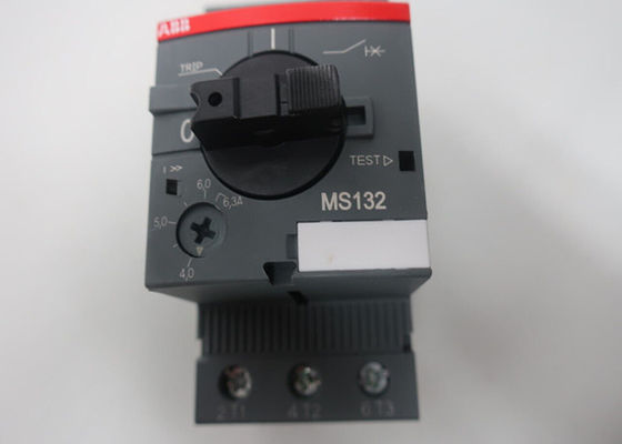 MS132-6.3は,45mmの幅のコンパクトな装置で,定位電流を稼働させる.
