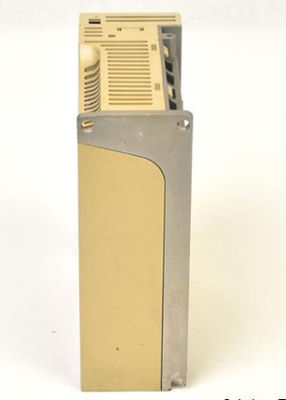 ヤスカワ産業用サーボドライブ SGD-02AS 200W 定数容量 200-230 VAC, 60 Hz 入力