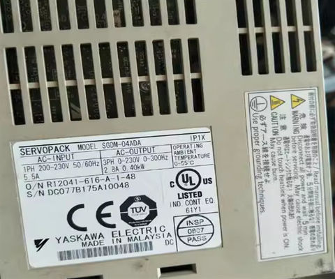 YASKAWA SGD-04APY61 AC SERVO AMPLIFIER 200-230V 6/2.6A 50/60Hz 新しい