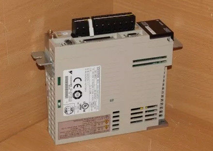 YASKAWA セルボパック SGDS-02A01ARY501 産業用セルボモーター