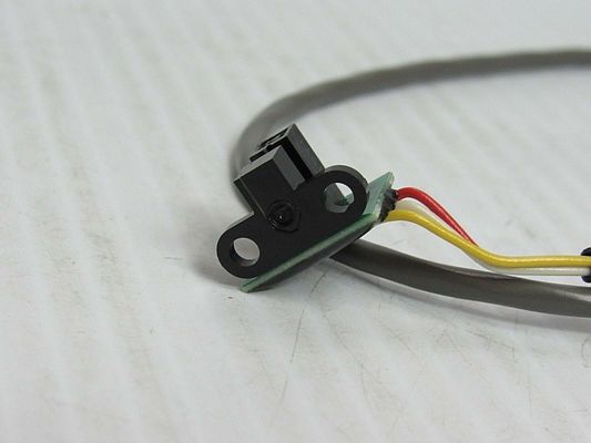 AC M01Z08A 産業用における耐久性のある性能のための連続トルク光電池