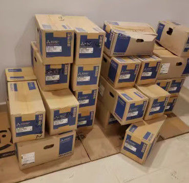 HC-SFS902産業サーボ モーター三菱2000rpm 9KW