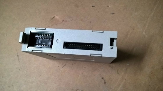オムロン C200HW-MC402-UK スクロール終了 11.8 N 動作力
