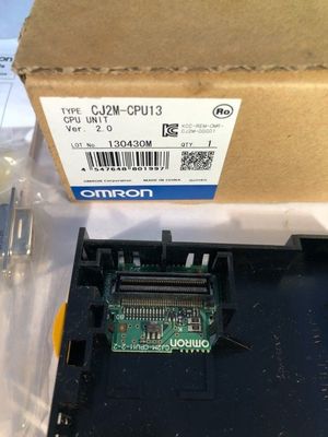 オムロン CJ2M-CPU13 定位電圧 DC 28 VAC ロジックコントローラーモジュール