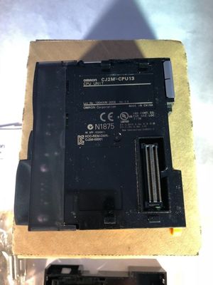 オムロン CJ2M-CPU13 定位電圧 DC 28 VAC ロジックコントローラーモジュール