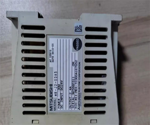 MR-J2-03A5 24VDC入力で産業用サーボドライブ