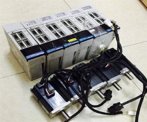 MR-J2S-20A-EG 200Wの産業Servoは1.8A DC284-326V三菱のサーボ アンプを運転する