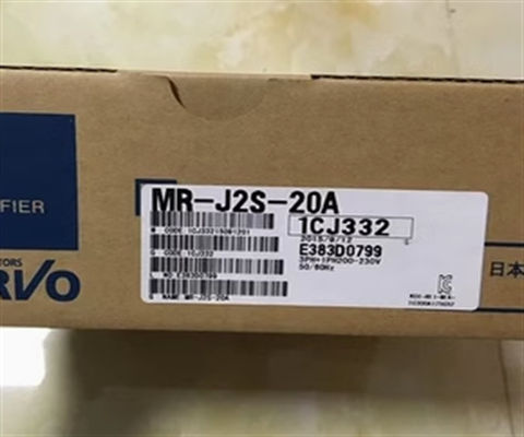 MR-J2S-20A-EG 200Wの産業Servoは1.8A DC284-326V三菱のサーボ アンプを運転する