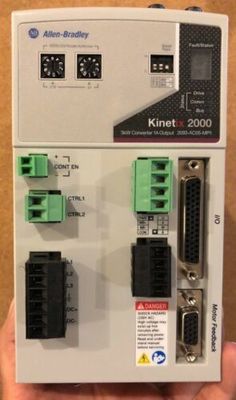 ALLEN-BRADLEY 2093-AC05-MP1 キネティックス 2000 統合軸モジュールと軸モジュール