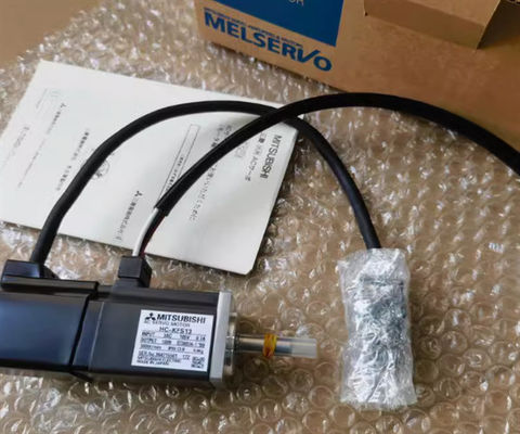三?? HC-MFS13K ACサーボモーター 3AC 0.9A 60V 3000RPM NEW