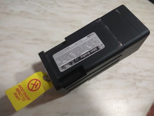 アレン・ブラッドリー MPL-B230P-VJ72AA MPLシリーズ MPL 480V AC回転サーボモーター