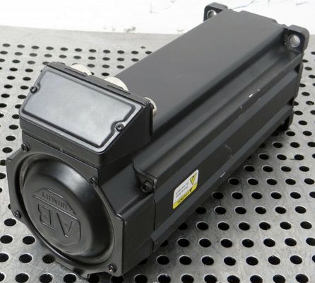 アレン・ブラッドリー MPL-B4560F-MK24AA MPLシリーズ MPL 480V AC回転サーボモーター