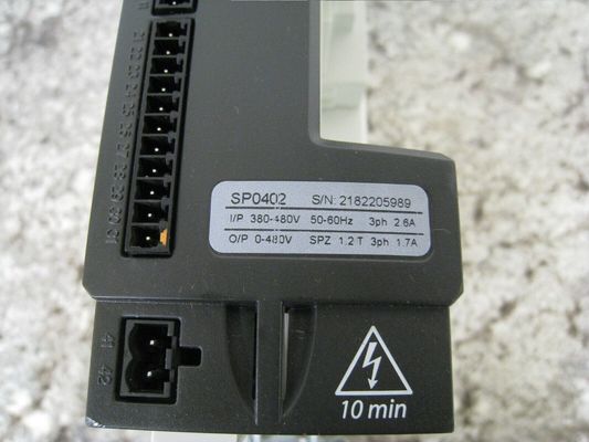 EMERSON SP0402 インダクションモーターとサーボモーターのための汎用変速AC駆動