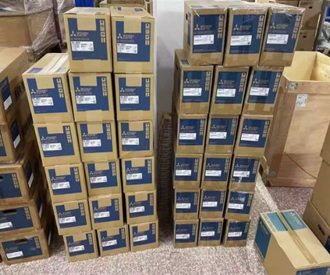 三?? サーボモーター HF-SP352B 中等慣性 中等慣性
