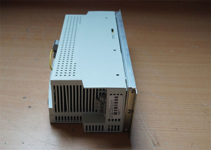 Lenze EVS9323-CKV003 サーボ コントローラー 9300 シリーズ 400/480 VAC 1.5 KW (2 HP)