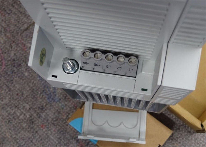 Lenze EVS9323-EPV004のサーボ コントローラー9300のシリーズ400/480 VAC 1.5 KW （2 HP）