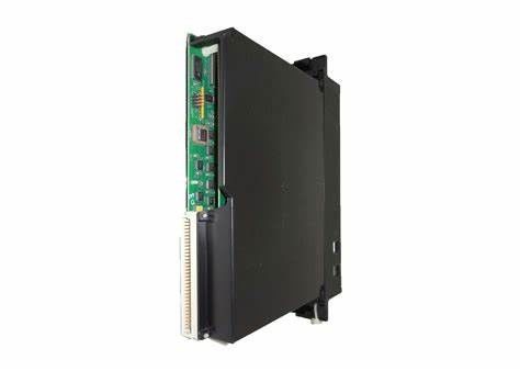 GE IC697CPM914の浮動小数点CPUは単一スロットにシリアル ポート32のMHZ 2000の分離した入力/出力1のタイプする