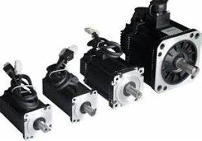 OMRON R88M-G20030H-Z ACによっては3000コネクターが付いているRPM 200VAC 200Wケーブルが自動車に乗る