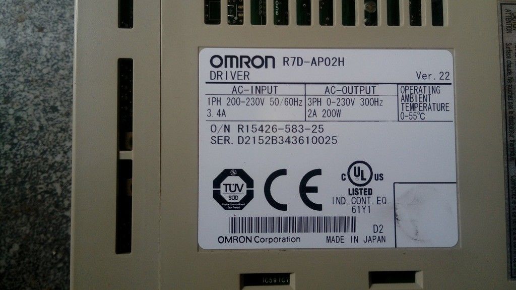 OMRON R7D-BPA5LサーボAC 100VAC供給1A 100Vは50のWの単一フェーズの入力に荷を積む