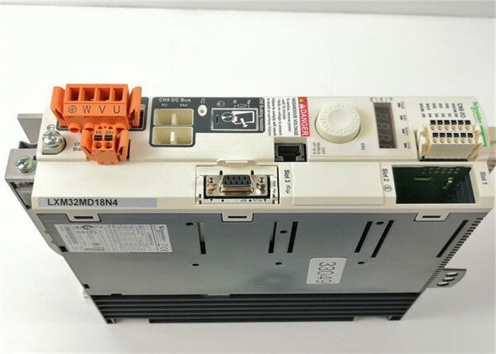 シュナイダーLXM32AD18N4動きのSERVO LEXIUM 32 3段階を運転するため1.8 KW 208-480 VAC 50/60のHZ 18のAMP