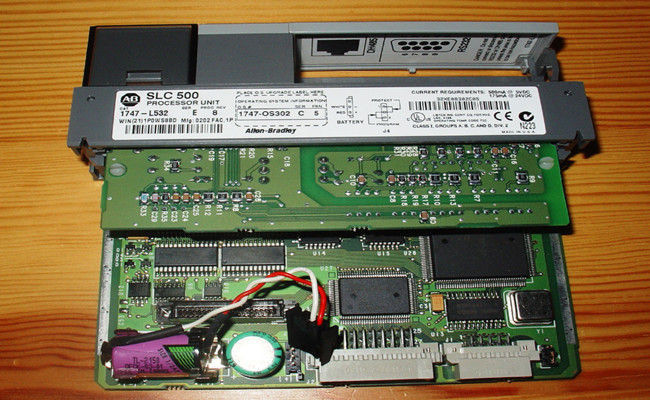 PLC アレン・ブラッドリー 1747-L532 Ser E SLC500 PLCプロセッサ デジタルOモジュール