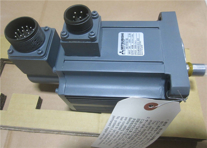 三菱MELSERVO 400W 3ACサーボ モーターHA-FF43-UE 126V 2.5A新しい速度3000r/min
