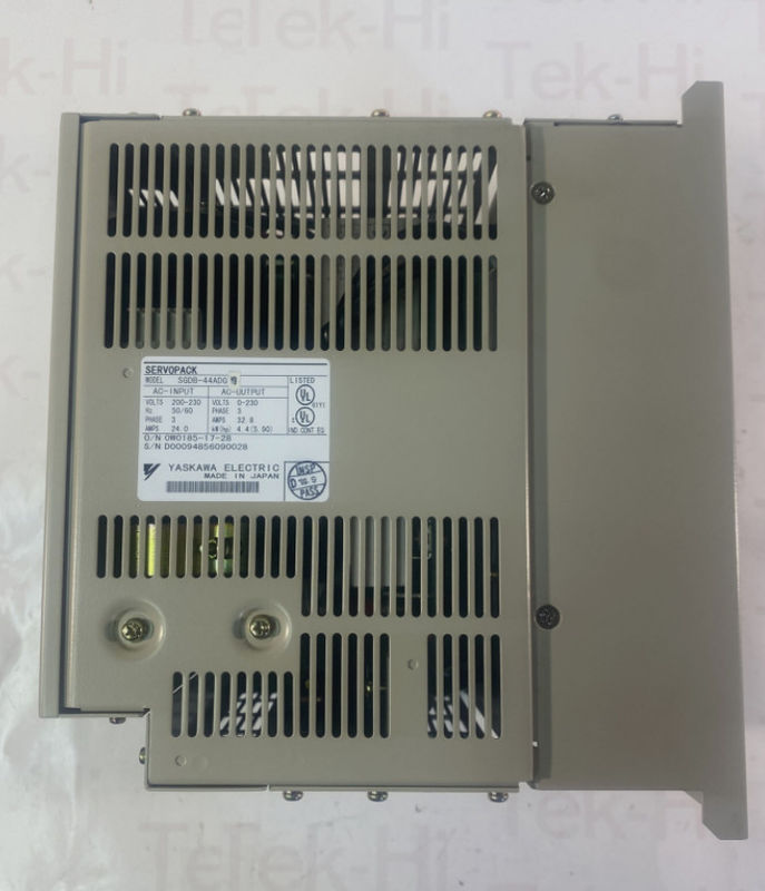Yaskawa SGDB-44ADG-P 200-230 V AC 入力 3 段階 入力/出力 4.4 kW (5.90 HP) 出力