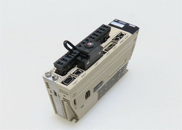 SGDV-R90A21A 全新 220V AC サーボアンプ オリジナルボックス