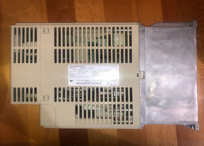 新しいヤスカワSGDB-20VDACサーボドライブ 230V電圧 オリジナルボックス