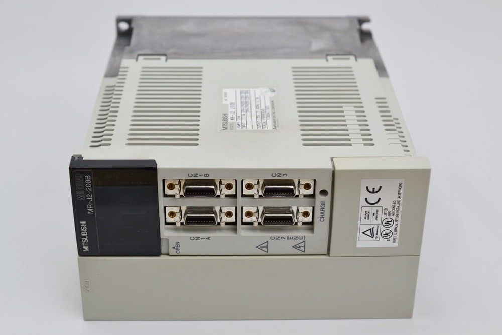 2.0kw MITSUBISHI MR-J2-200B インダストリアル・サーボドライブ 3相 AC200V SSCNET型インターフェース