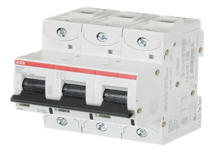 ABB 2CCS863001R0631 S803S-D63は,D特性を備えた3極高性能断路機である.