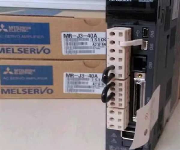MR-J3-200B 2KW AC 3段階のアンプ三菱MR-J3 200から230 V
