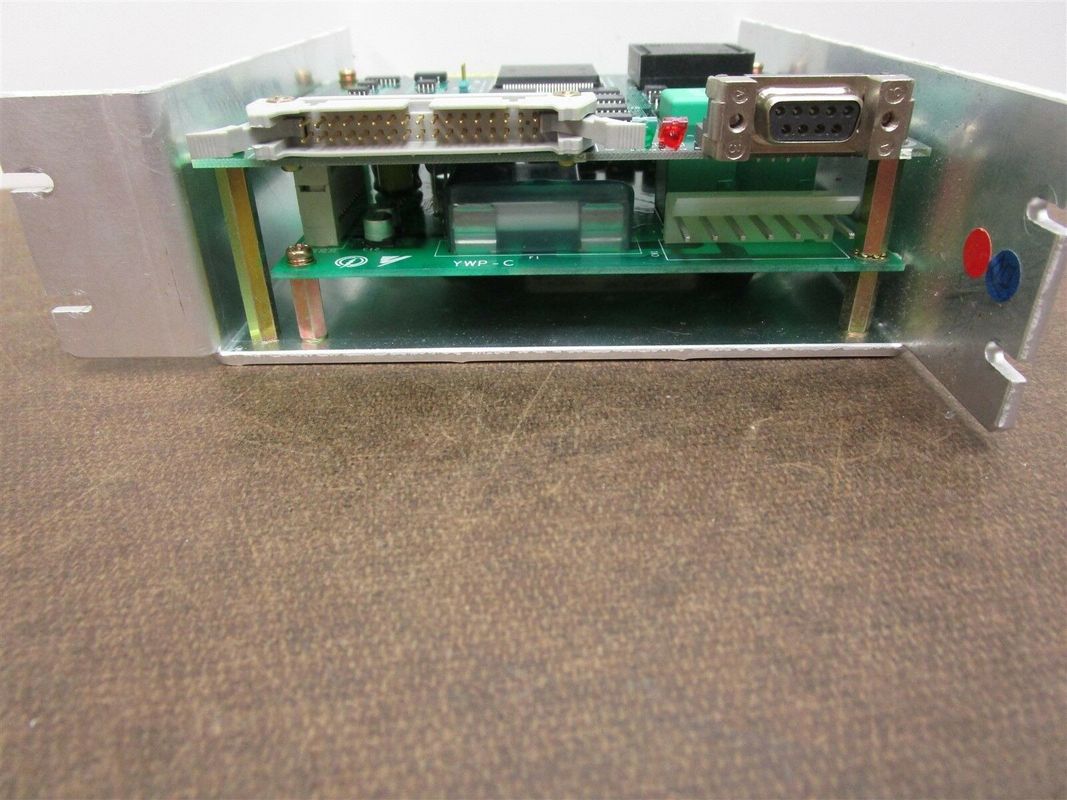 Yaskawa CACR-01-SU23GC ACサーボドライブ バスの電流要求 600 MA 1チャネル