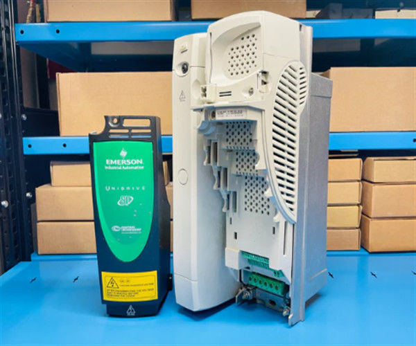 エマーソン制御技術SP2402ユニドライブ,380V-480V 50-60Hz 3ph 20.2A / 0-480V